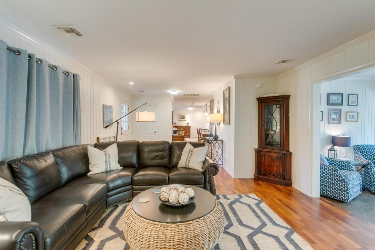 Spacious St Simons Island Vacation Rental With Pool! St. Simons Island Екстериор снимка