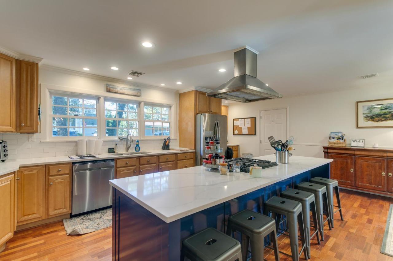 Spacious St Simons Island Vacation Rental With Pool! St. Simons Island Екстериор снимка